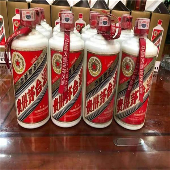 贵德烟台招远50年茅台酒礼盒价格哪里回收(附近上门回收茅台酒）?